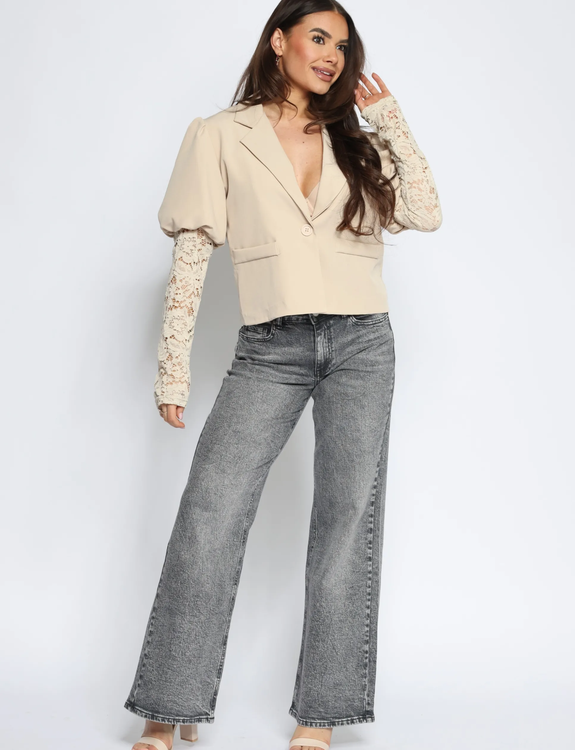 blazer_met_kanten_mouwen__0.webp Blazer met kanten mouwen Lulu Beige