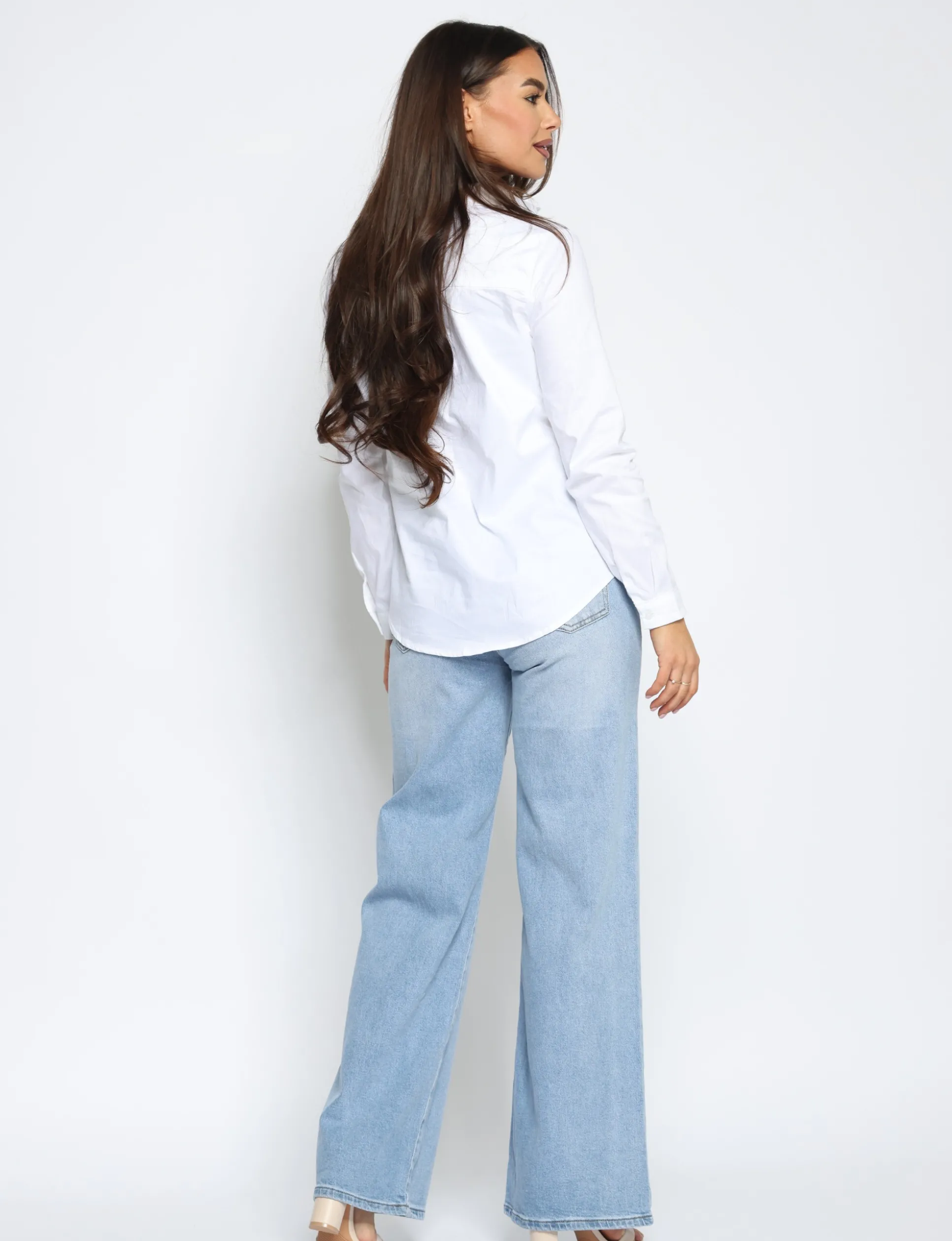 blouse_alley_wit_3.webp Blouse Alley Wit