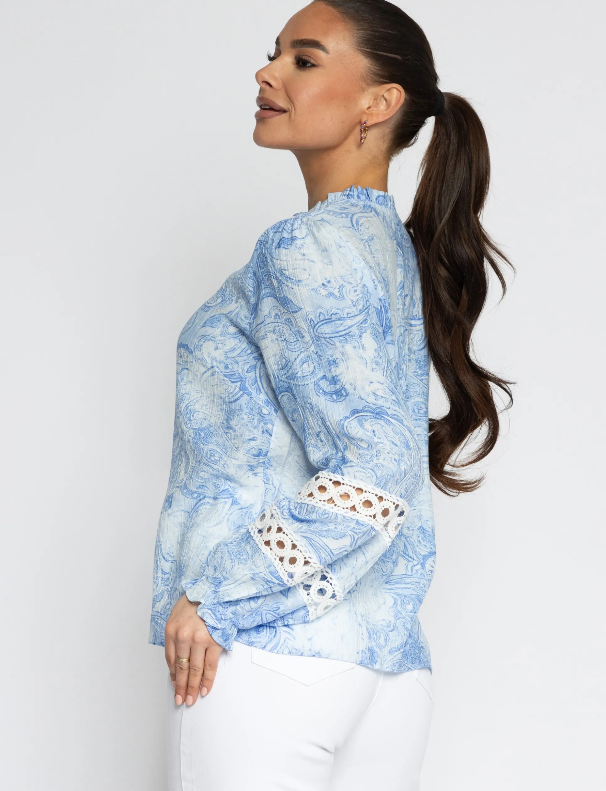 blouse_benthe_blauw_1.webp Blouse Benthe Blauw