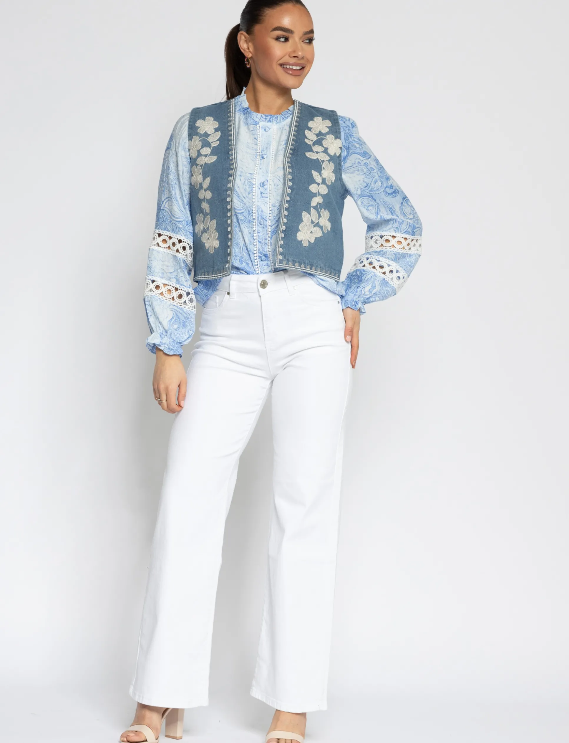 blouse_benthe_blauw_4.webp Blouse Benthe Blauw