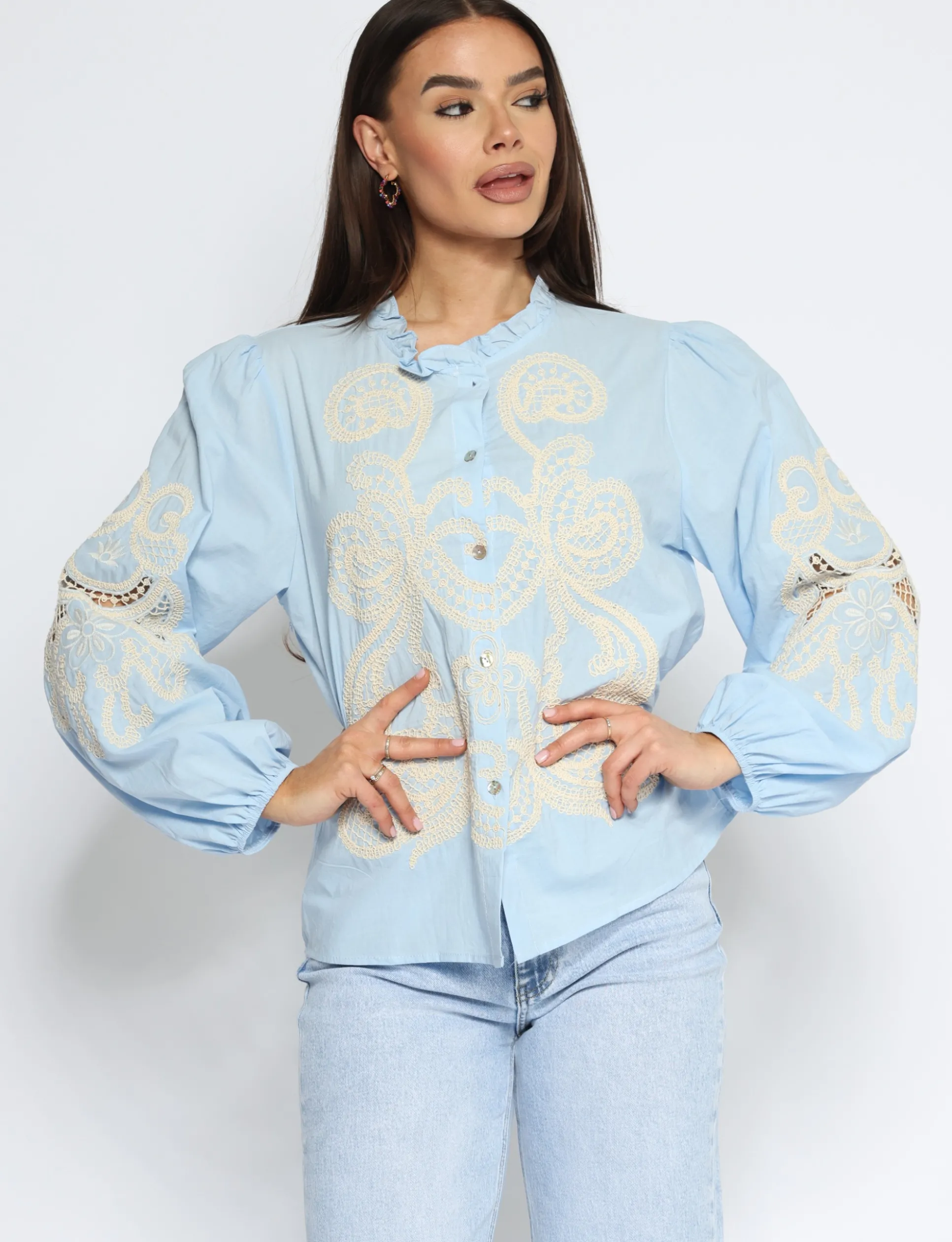 blouse_dane_lichtblauw_3.webp Blouse Dane Lichtblauw