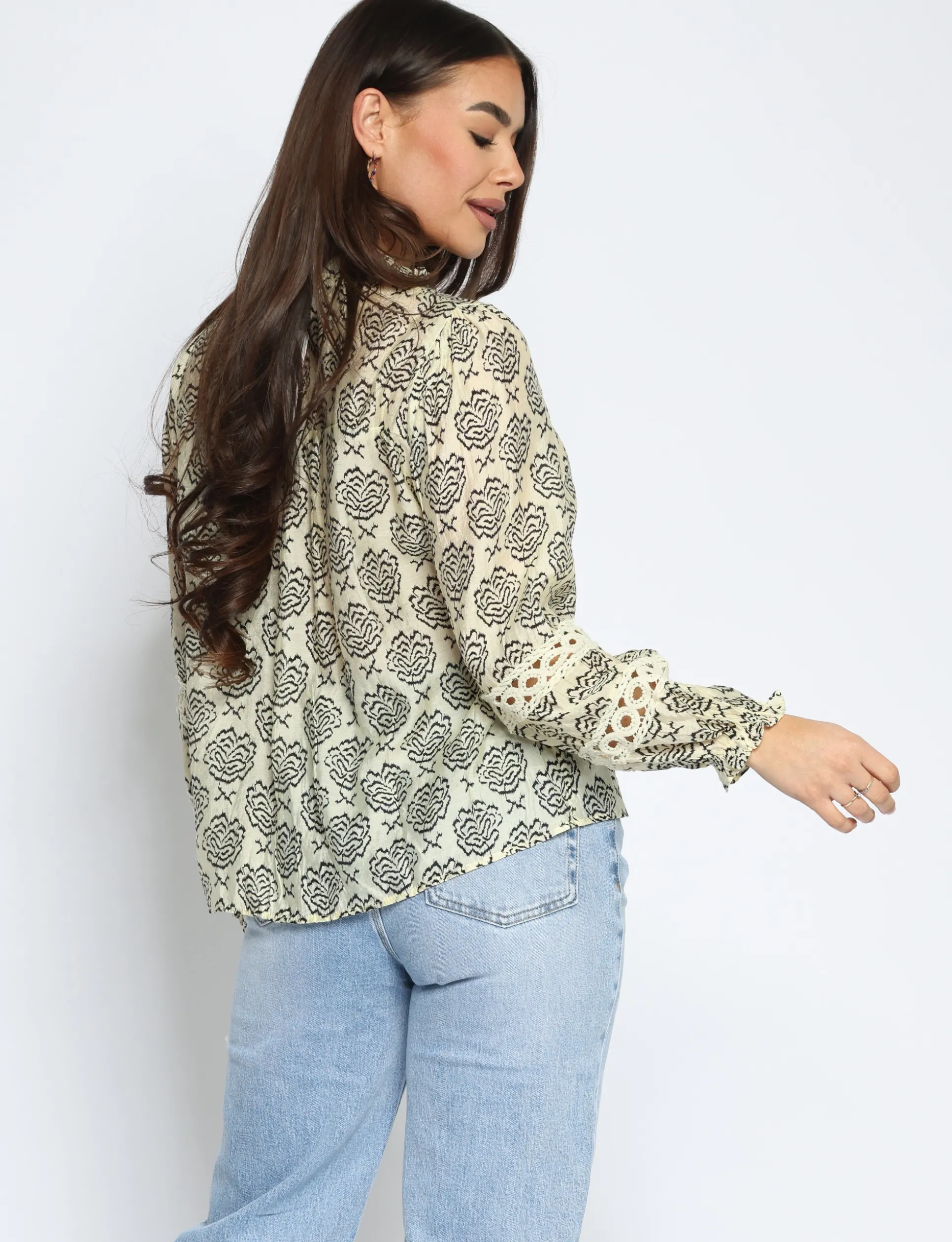 blouse_iloney_beige_3.webp Blouse Iloney Beige