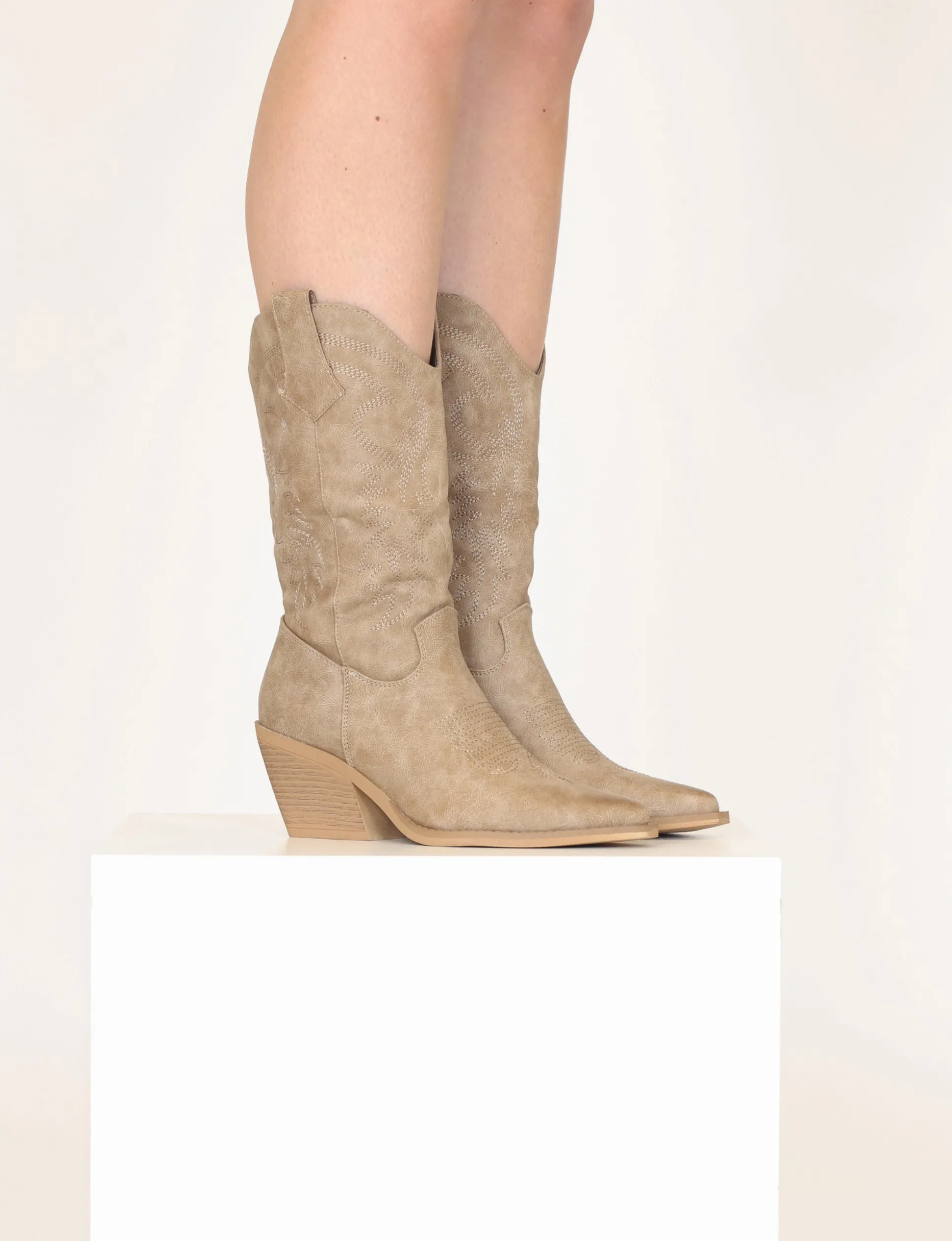 cowboy_boot_kim_taupe_4.webp Cowboy Boot Kim Taupe