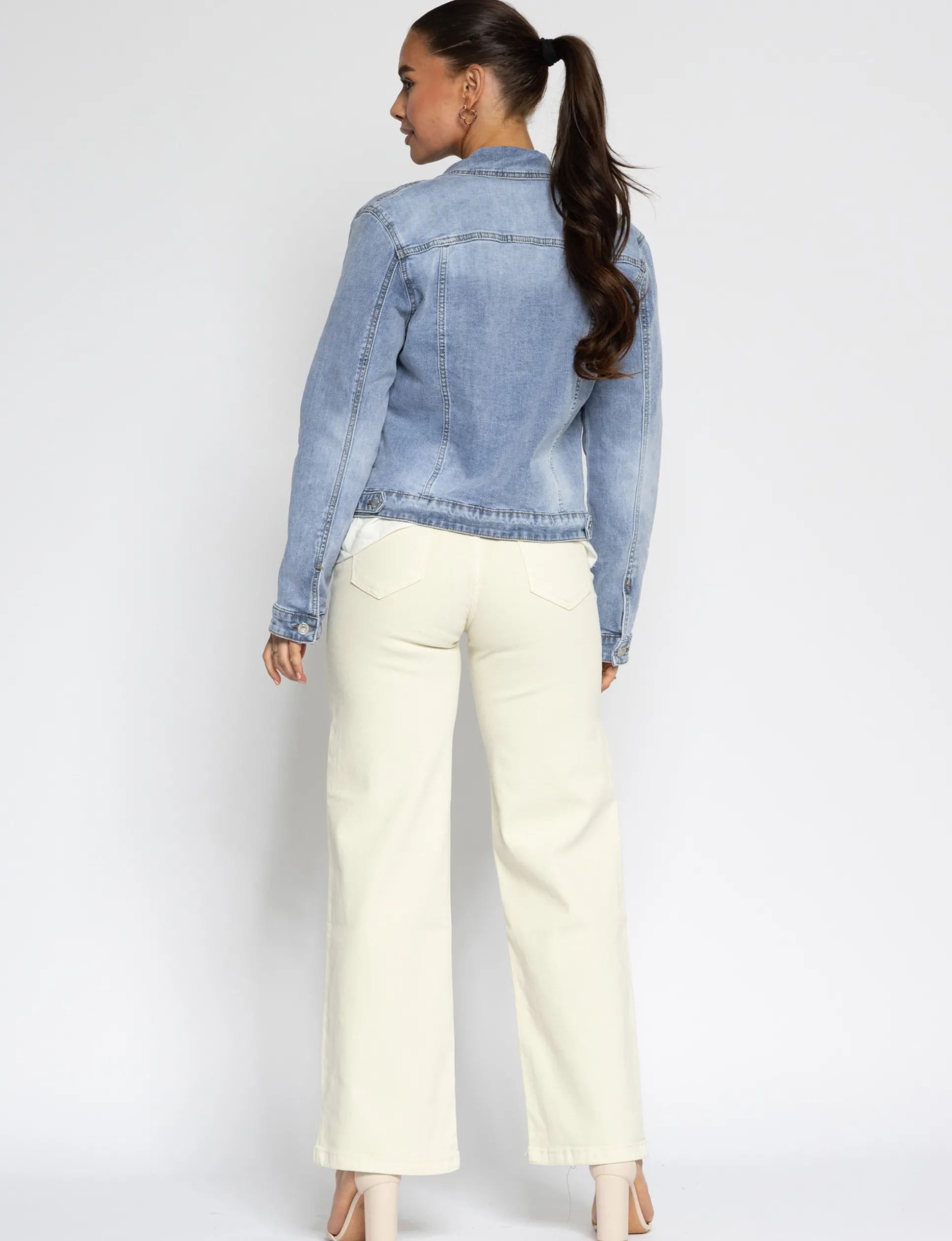 goodies__spijkerjacket_le_4.webp Goodies | Spijkerjacket Lena Blauw