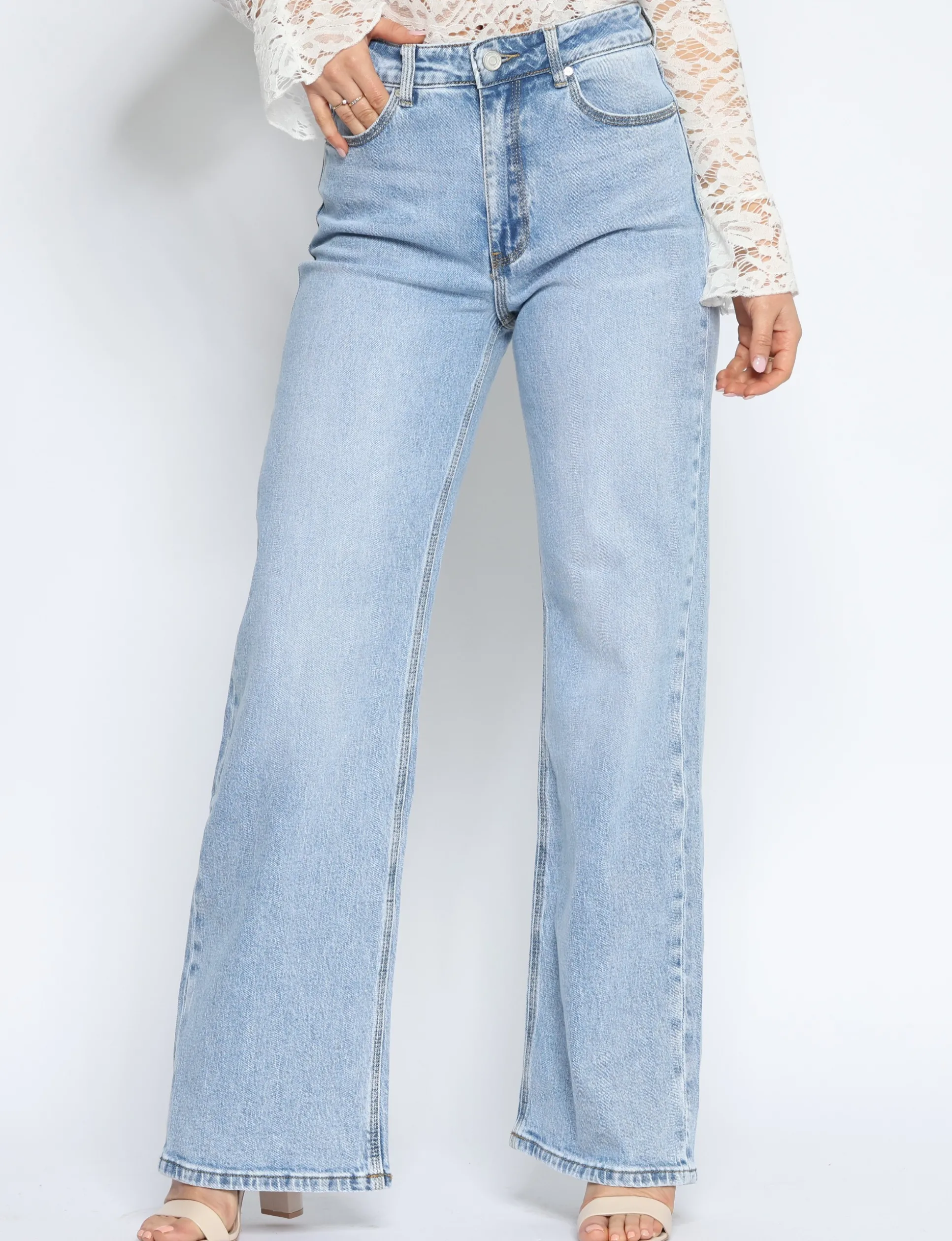 queen_hearts__wide_leg_st_0-12.webp Queen Hearts | Wide leg, Straight jeans W3760 STRE Lichtblauw