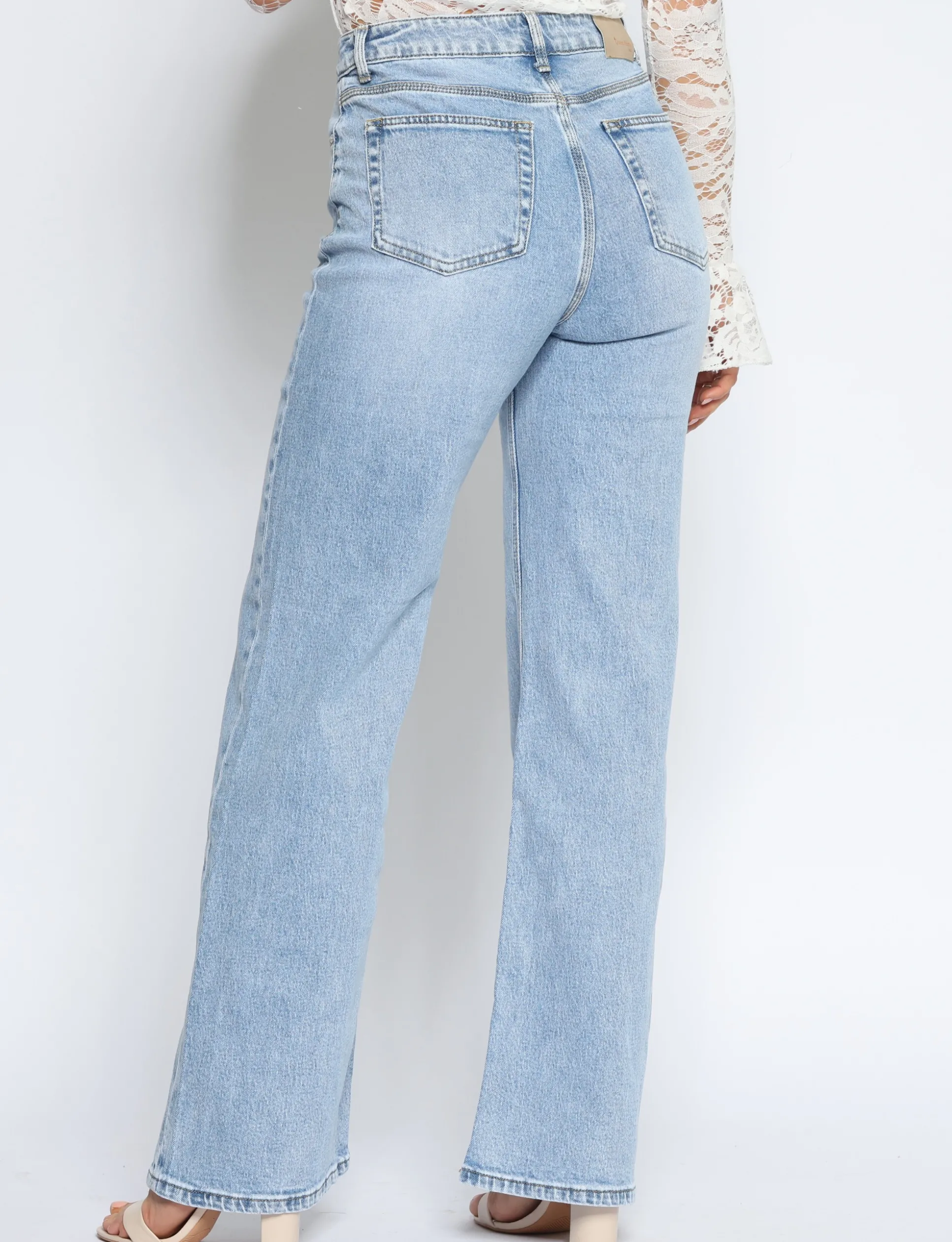 queen_hearts__wide_leg_st_1-12.webp Queen Hearts | Wide leg, Straight jeans W3760 STRE Lichtblauw