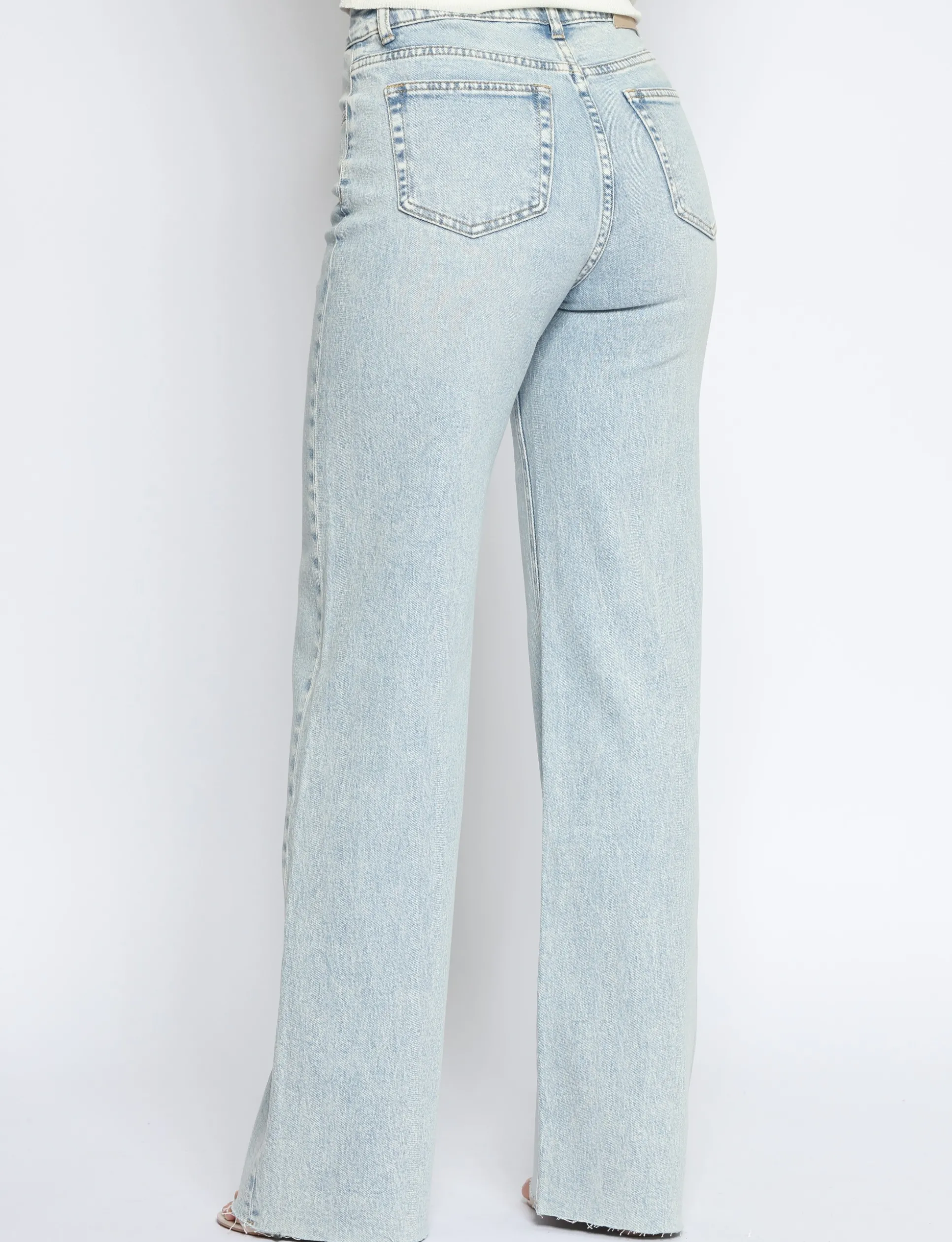 queen_hearts__wide_leg_st_2-3.webp Queen Hearts | Wide leg, Straight jeans W3636 Lichtblauw