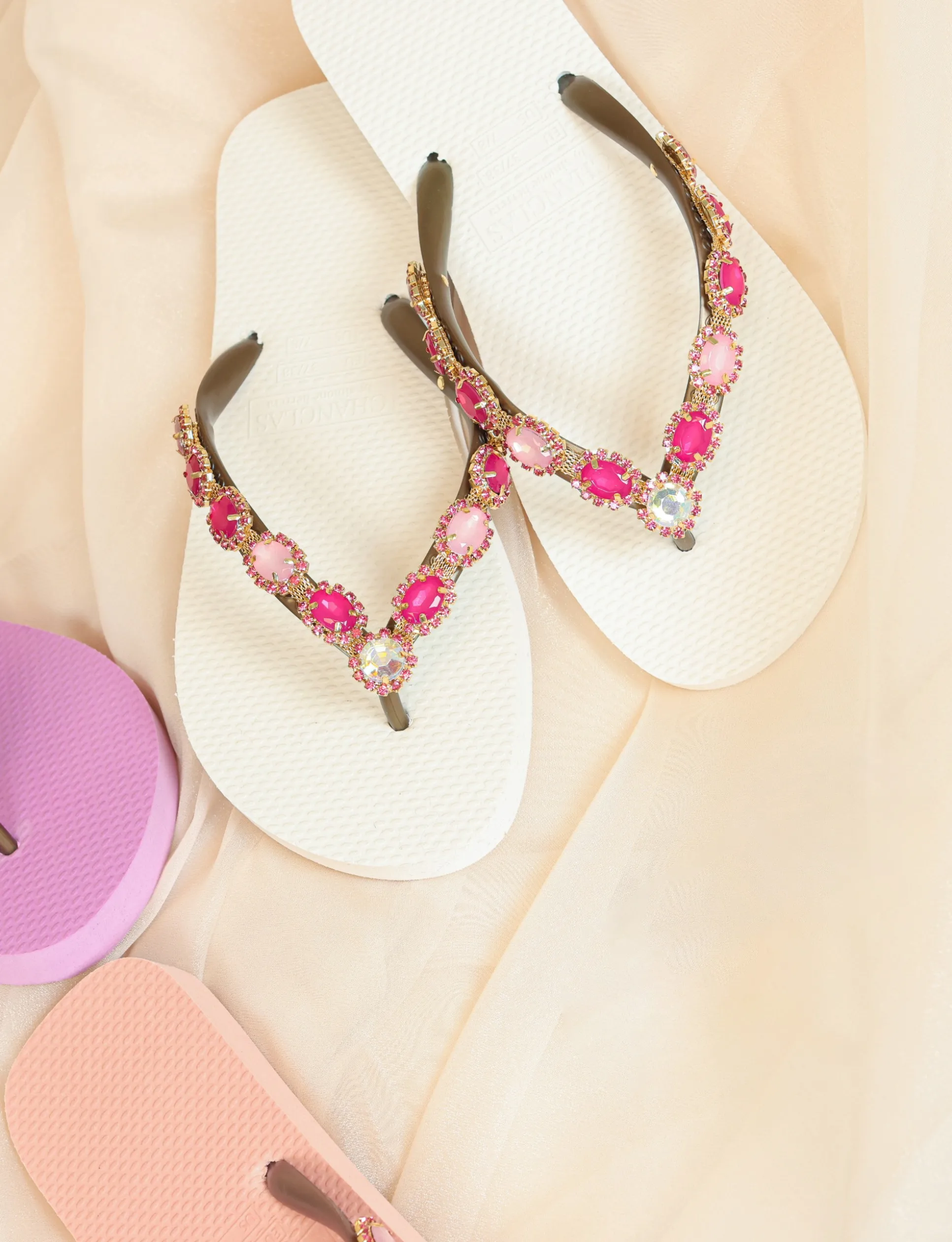 simone_herrera__slipper_a_0-5.webp Simone Herrera | Slipper Amazonia Wit