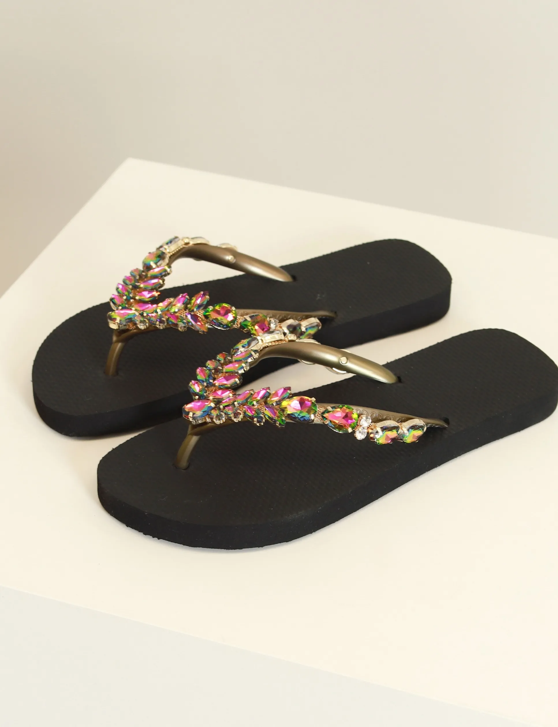 simone_herrera__slipper_a_1.webp Simone Herrera | Slipper Adela Multicolor Zwart