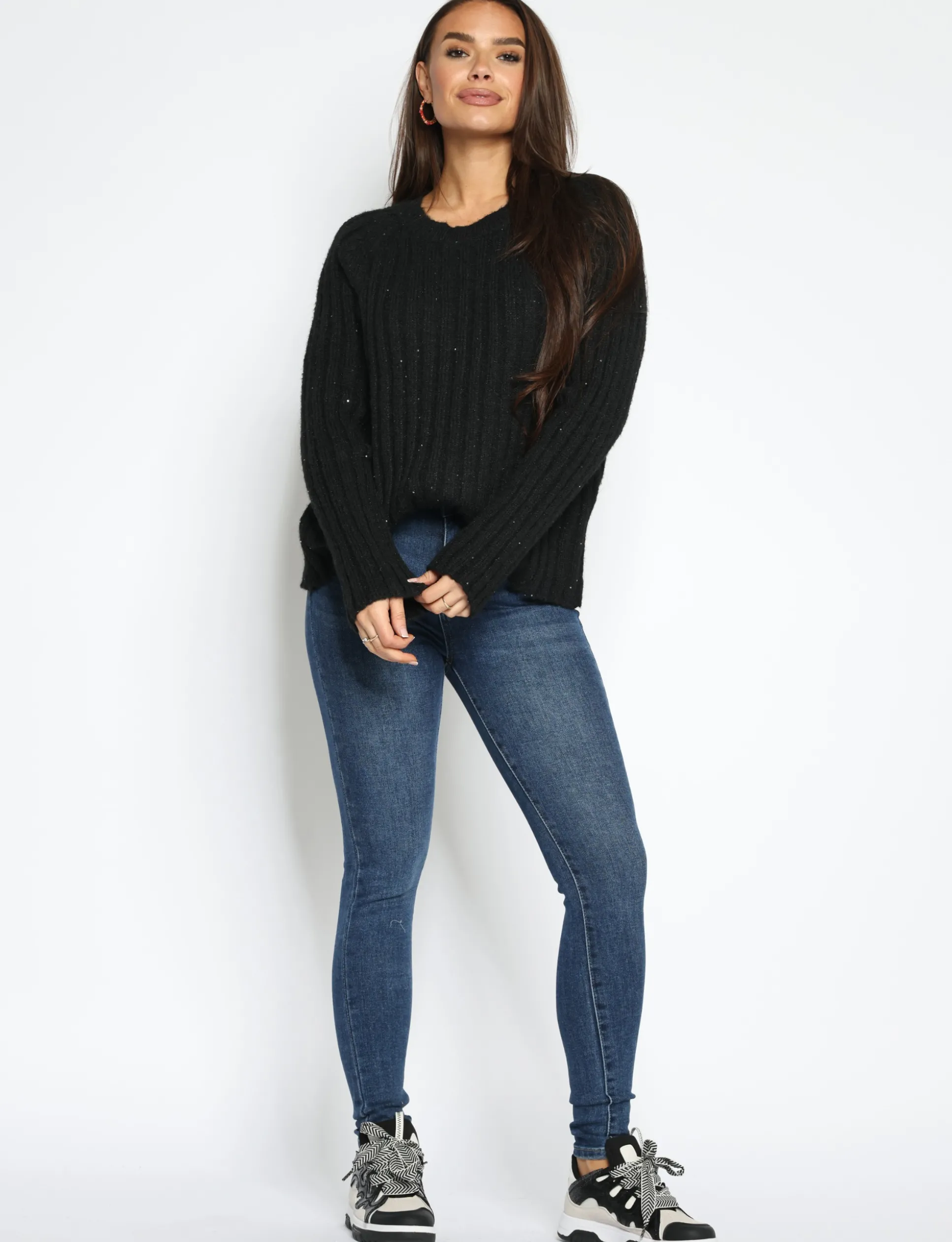 trui_caitlin_zwart_0.webp Trui Caitlin Zwart