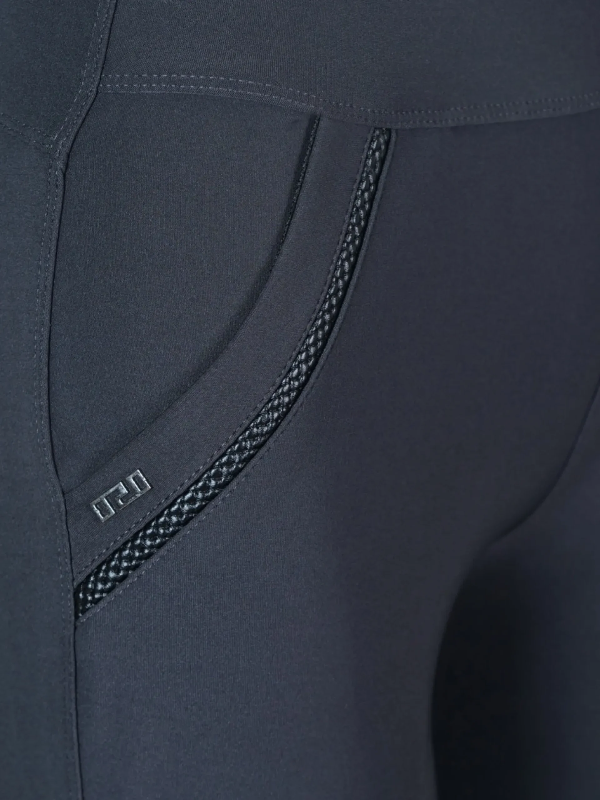 yu__me__broek_livia_donke_2-2.webp Yu & Me | Broek Livia Donkergrijs