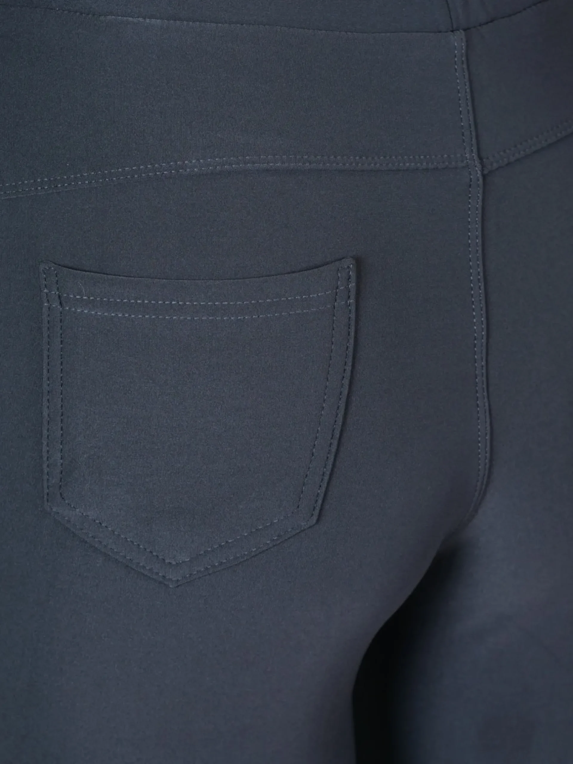yu__me__broek_livia_donke_3-2.webp Yu & Me | Broek Livia Donkergrijs