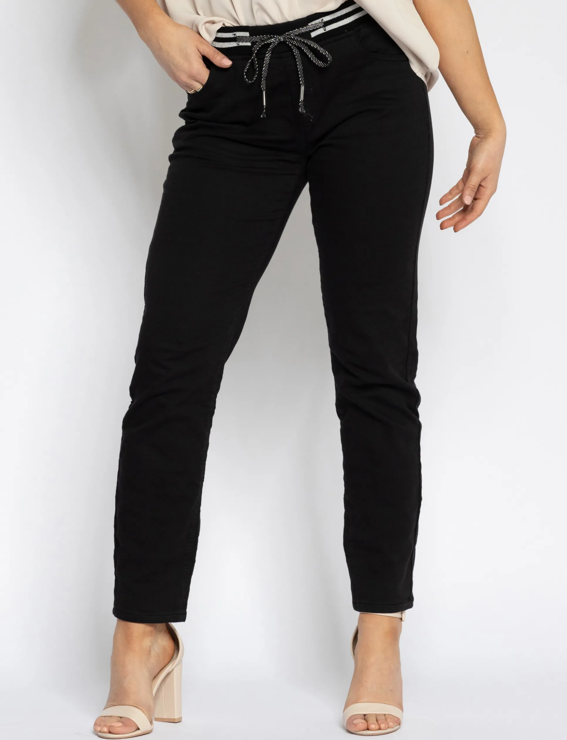 zac__zoe__jog_jeans_ivyh__0.webp ZAC & ZOE | Jog jeans Ivy-H Zwart
