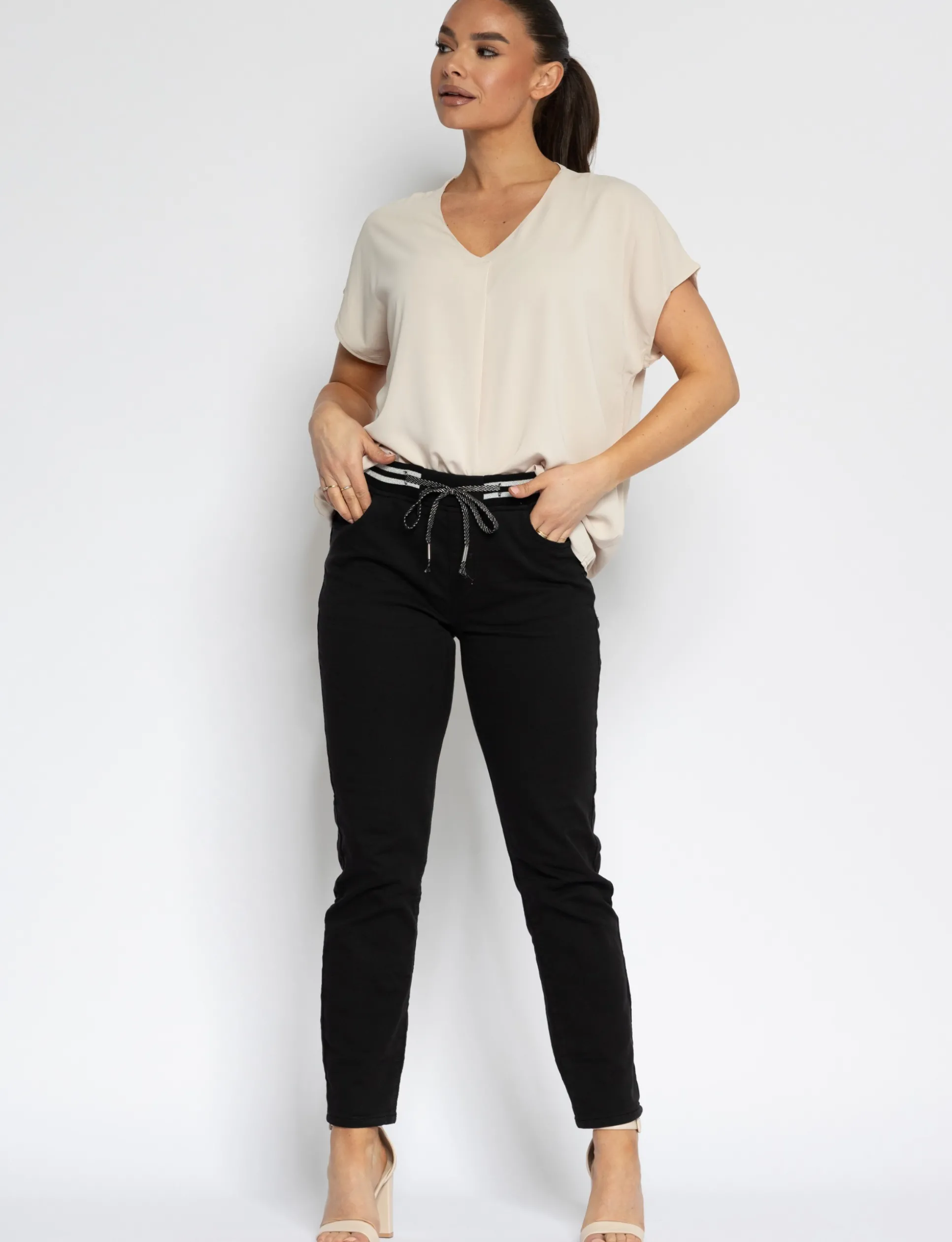 zac__zoe__jog_jeans_ivyh__2.webp ZAC & ZOE | Jog jeans Ivy-H Zwart